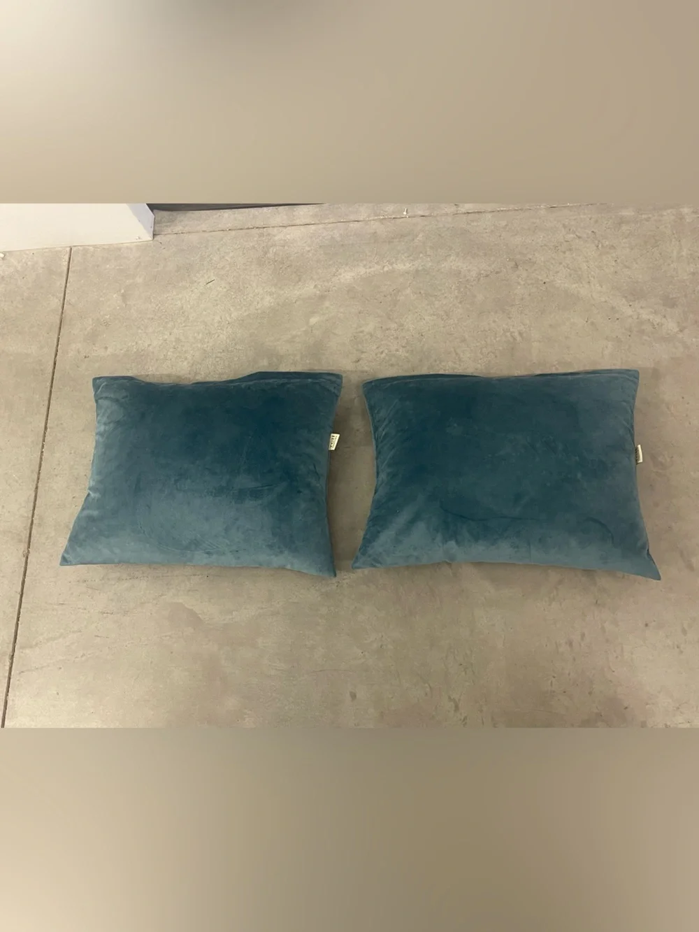 Set-2 TGH Tessitura Made in Italy Luxury Teal Velvet Feather Down Throw Pillows